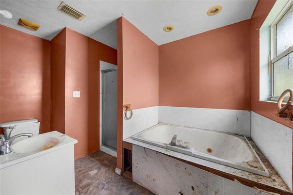 Bathroom, Interior, Recessed Lighting