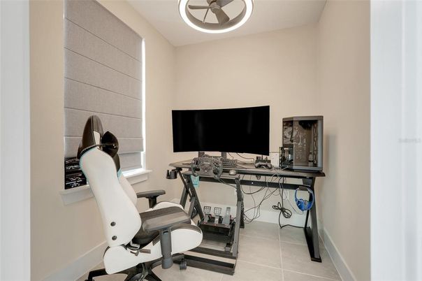 Home Office, Interior