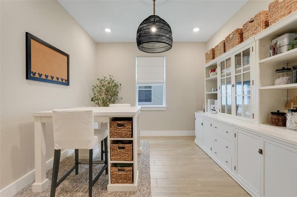 Interior, Pendant Lights, Recessed Lighting, Wood Texture Flooring