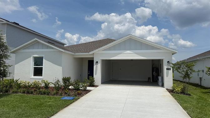Attached, Exterior, Facade, Ranch