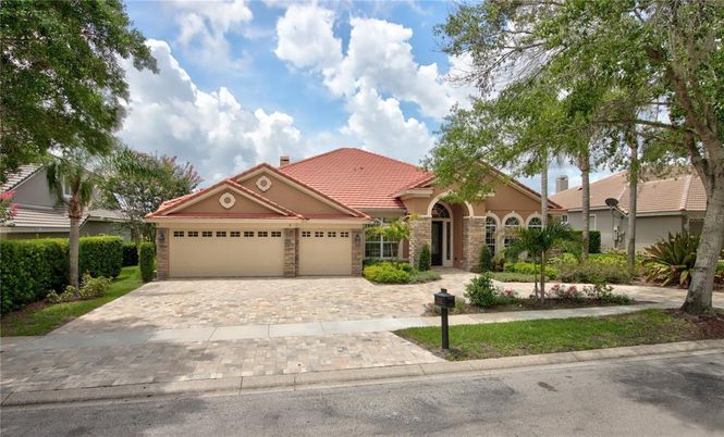Attached, Exterior, Facade, Mediterranean