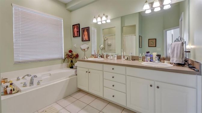 Bathroom, Dual Sink Vanities, Interior