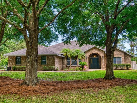 Exterior, Facade, Brick Facade, Ranch