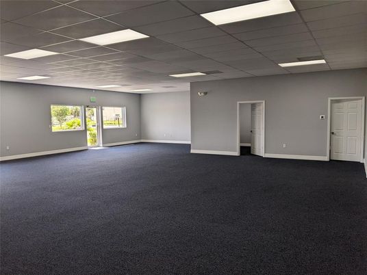 Empty room, Interior, Recessed Lighting