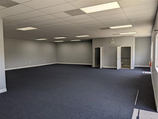 Empty room, Interior, Recessed Lighting