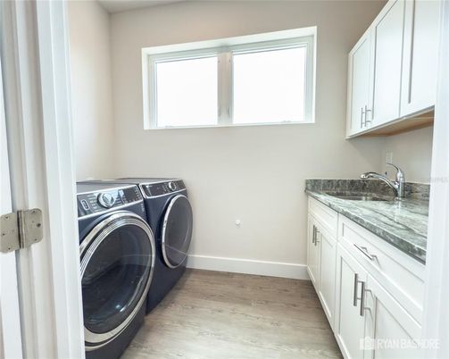 Interior, Washer, Wood Texture Flooring