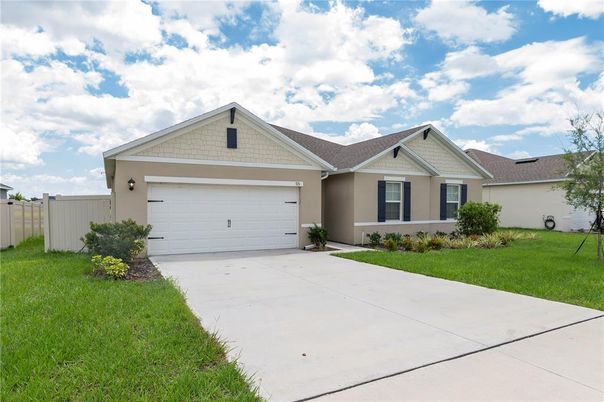 Attached, Exterior, Facade, Ranch