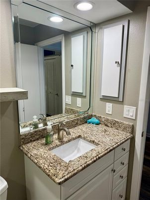 Bathroom, Interior, Recessed Lighting