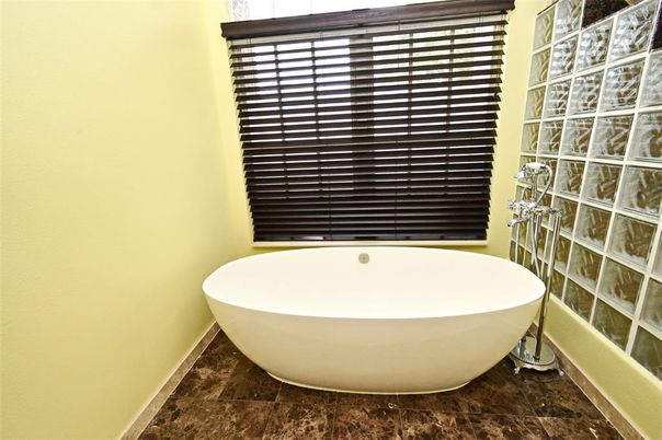 Bathroom, Free Standing Baths, Interior