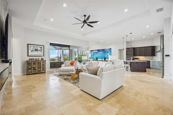 Interior, Kitchen, Living room, Pendant Lights, Recessed Lighting, Stainless Steel Appliances