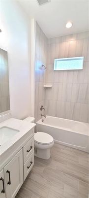 Bathroom, Interior, Recessed Lighting, Wood Texture Flooring
