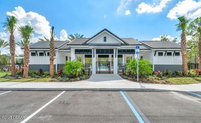 Attached, Exterior, Facade, Ranch