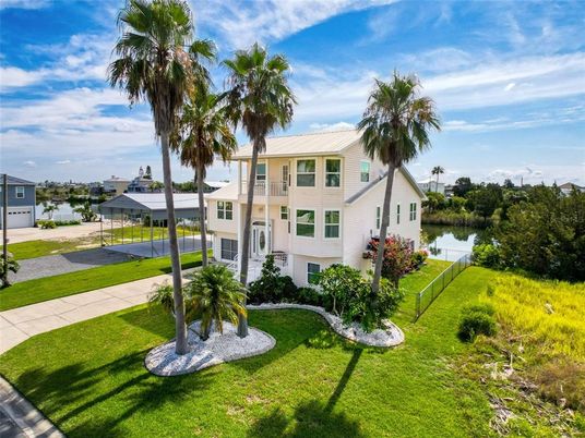 Backyard, Exterior, Water
