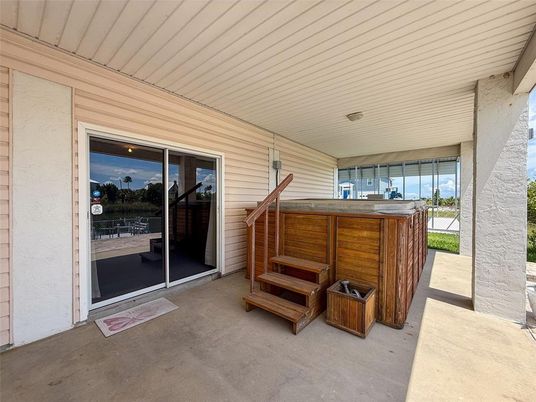 Exterior, Hot Tub