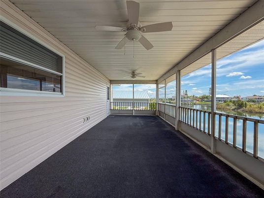 Interior, Sun Room, Water