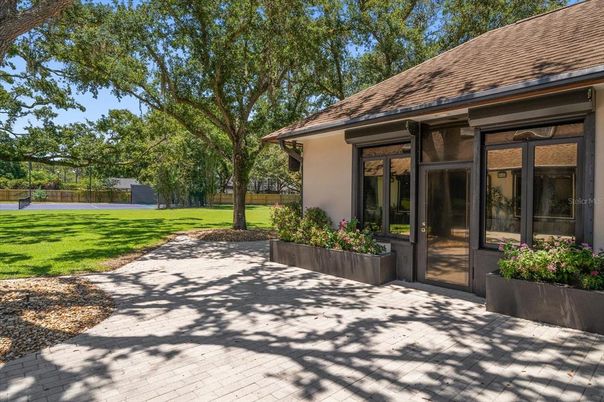 Backyard, Exterior
