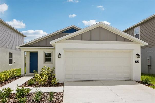 Attached, Exterior, Facade, American Craftsman