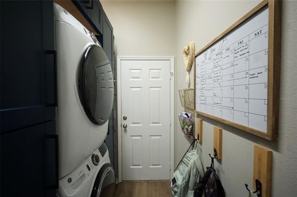 Interior, Washer, Wood Texture Flooring