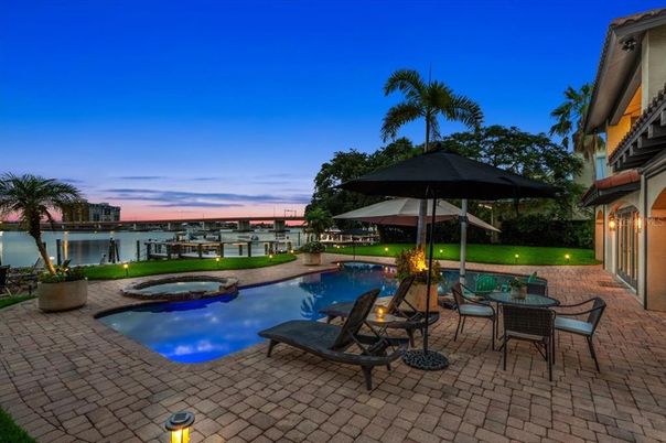 Exterior, Pool, Water