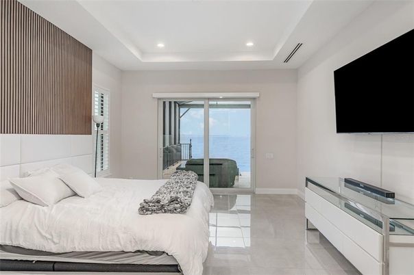 Bedroom, Interior, Recessed Lighting, Water