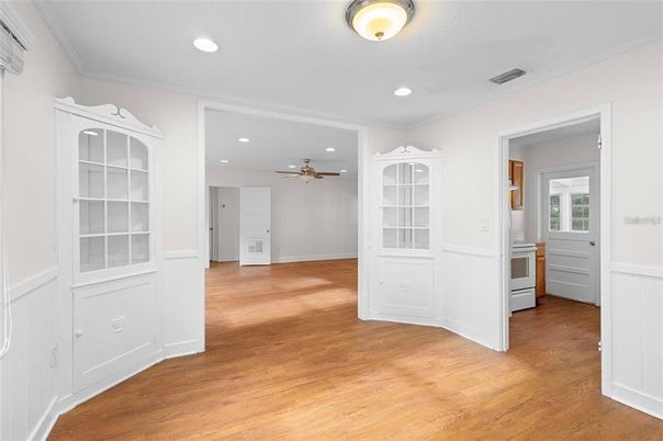 Empty room, Interior, Recessed Lighting, Wood Texture Flooring