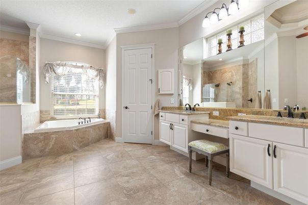 Bathroom, Dual Sink Vanities, Interior, Recessed Lighting