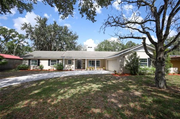 Backyard, Exterior, Facade, Ranch