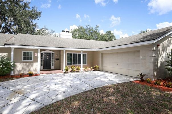 Attached, Exterior, Facade, Ranch
