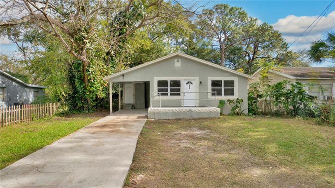 Backyard, Exterior, Facade, Ranch