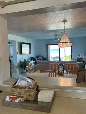 Chandelier, Dining room, Interior, Living room