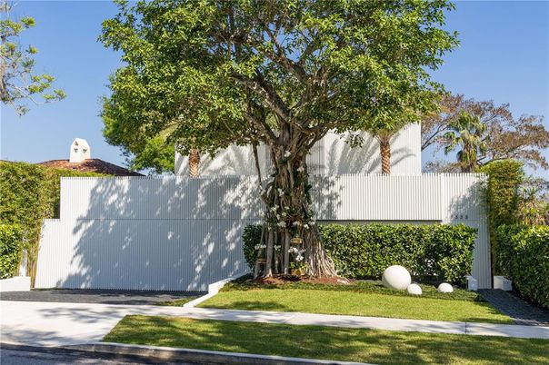 Exterior, Facade, None