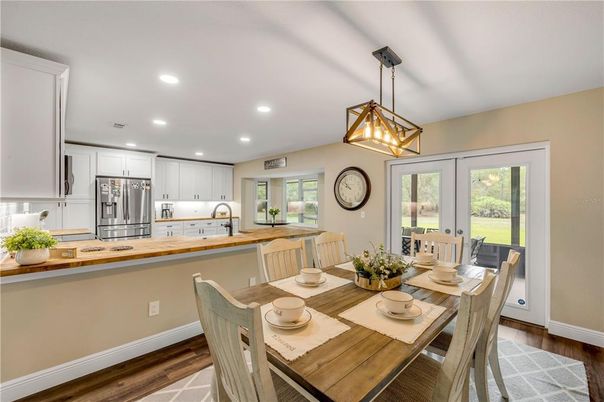 Dining room, Interior, Kitchen, Pendant Lights, Recessed Lighting, Wood Texture Flooring