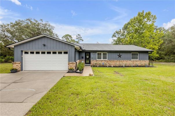 Attached, Exterior, Facade, Ranch