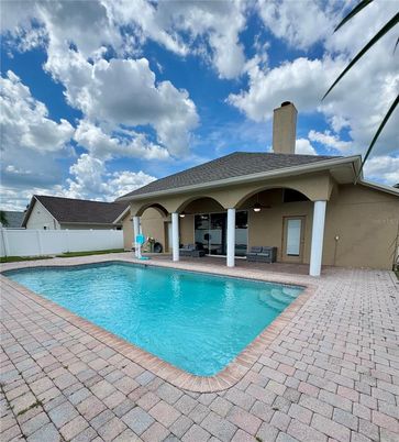 Exterior, Pool