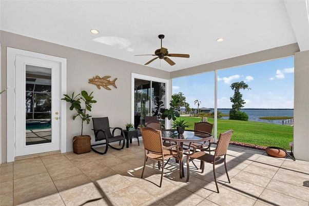 Dining room, Interior, Recessed Lighting, Water