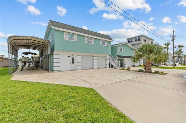 Attached, Backyard, Exterior, Facade, Split Level
