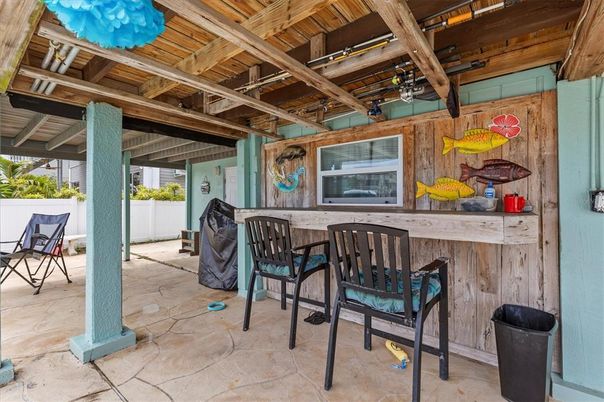 Exterior, Wooden Beams