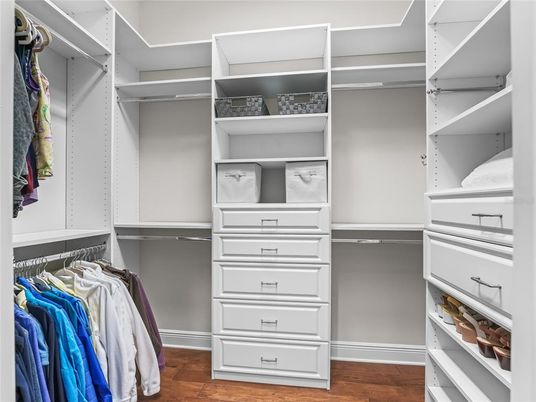Interior, Walk-in Closets, Wood Texture Flooring