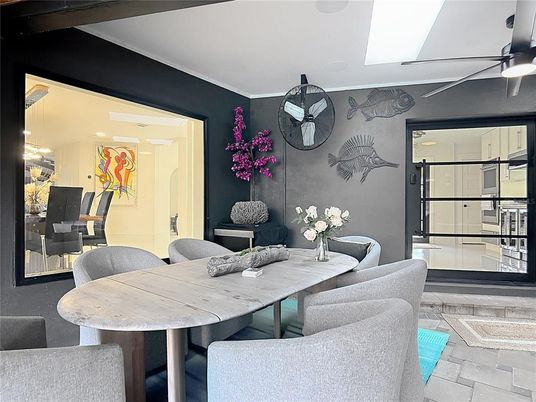 Dining room, Interior