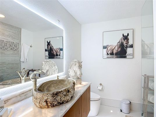 Bathroom, Interior, Recessed Lighting