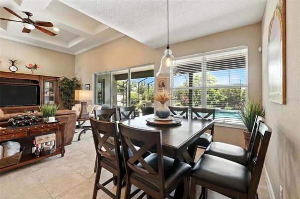 Dining room, Interior, Living room, Pendant Lights