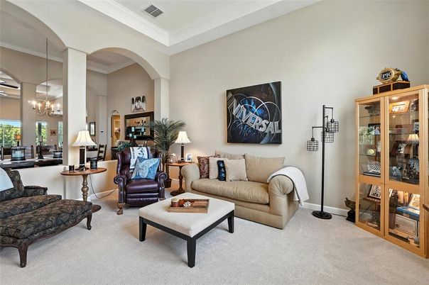 Chandelier, Interior, Living room