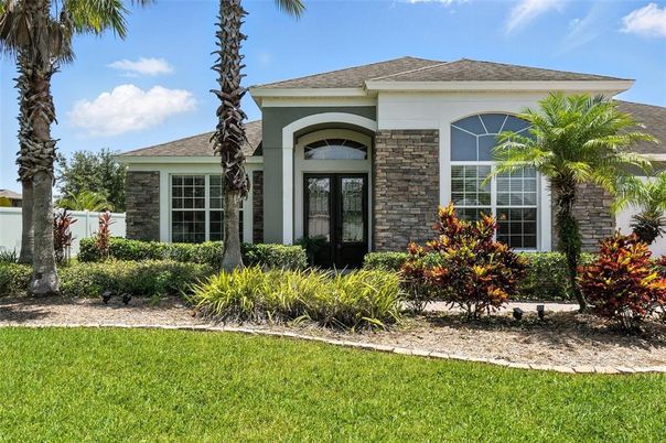 Exterior, Facade, Ranch