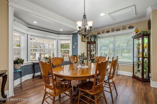 Chandelier, Dining room, Interior, Recessed Lighting, Wood Texture Flooring