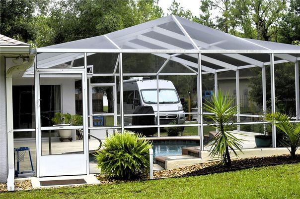 Exterior, Pool