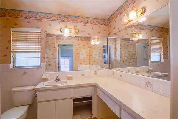 Bathroom, Dual Sink Vanities, Interior