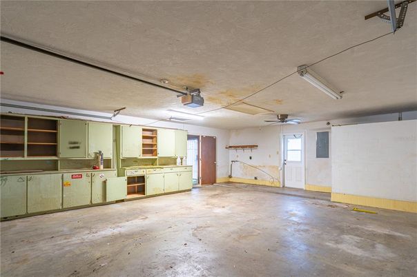Garage, Interior, Washer