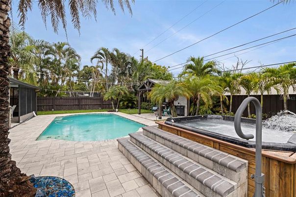 Exterior, Hot Tub, Pool