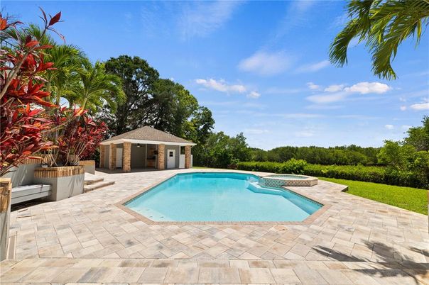 Exterior, Pool