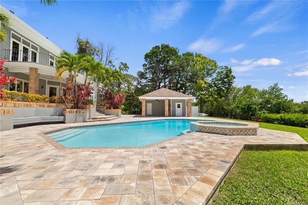 Exterior, Pool